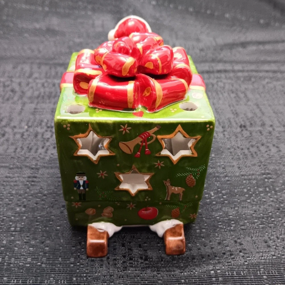 Villeroy & Boch Christmas Light Santa on Sleigh Tea Light Holder 14-8372-3980